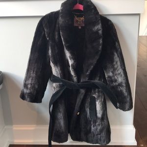 Faux fur,  3/4 sleeve coat.